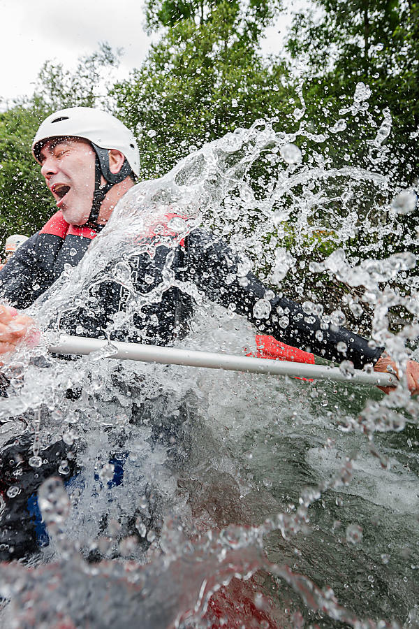 Rafting in Flachau – outdoor adventure in Salzburger Land Group whitewater rafting in Flachau, splashing and action in full swing