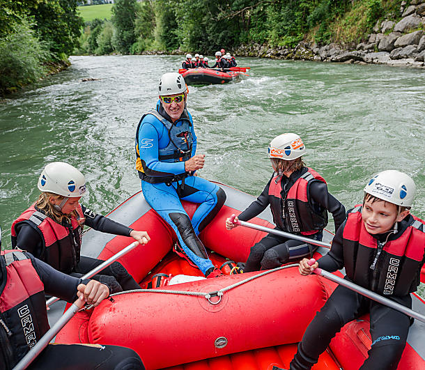 Rafting tour with guide on the Enns river in Flachau, summer adventure with the almlust outdoor crew