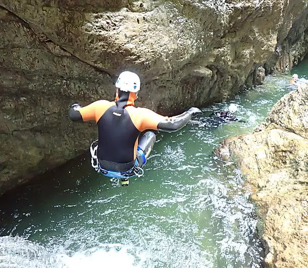 4-Metersprung bei der Canyoningtour